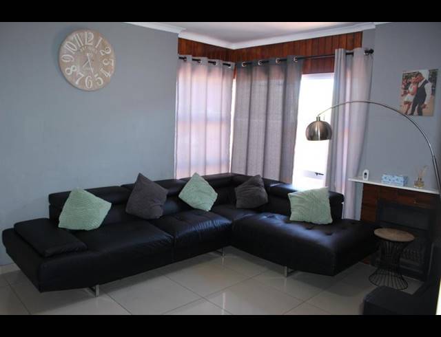 4 BEDROOM HOUSE FOR SALE IN TOWNSEND ESTATE